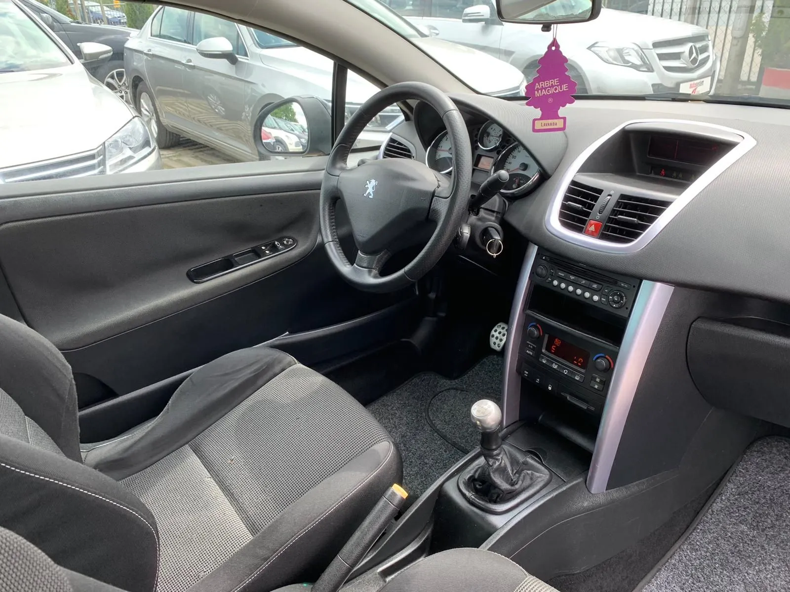Peugeot 207 CC 1.6 Image 5