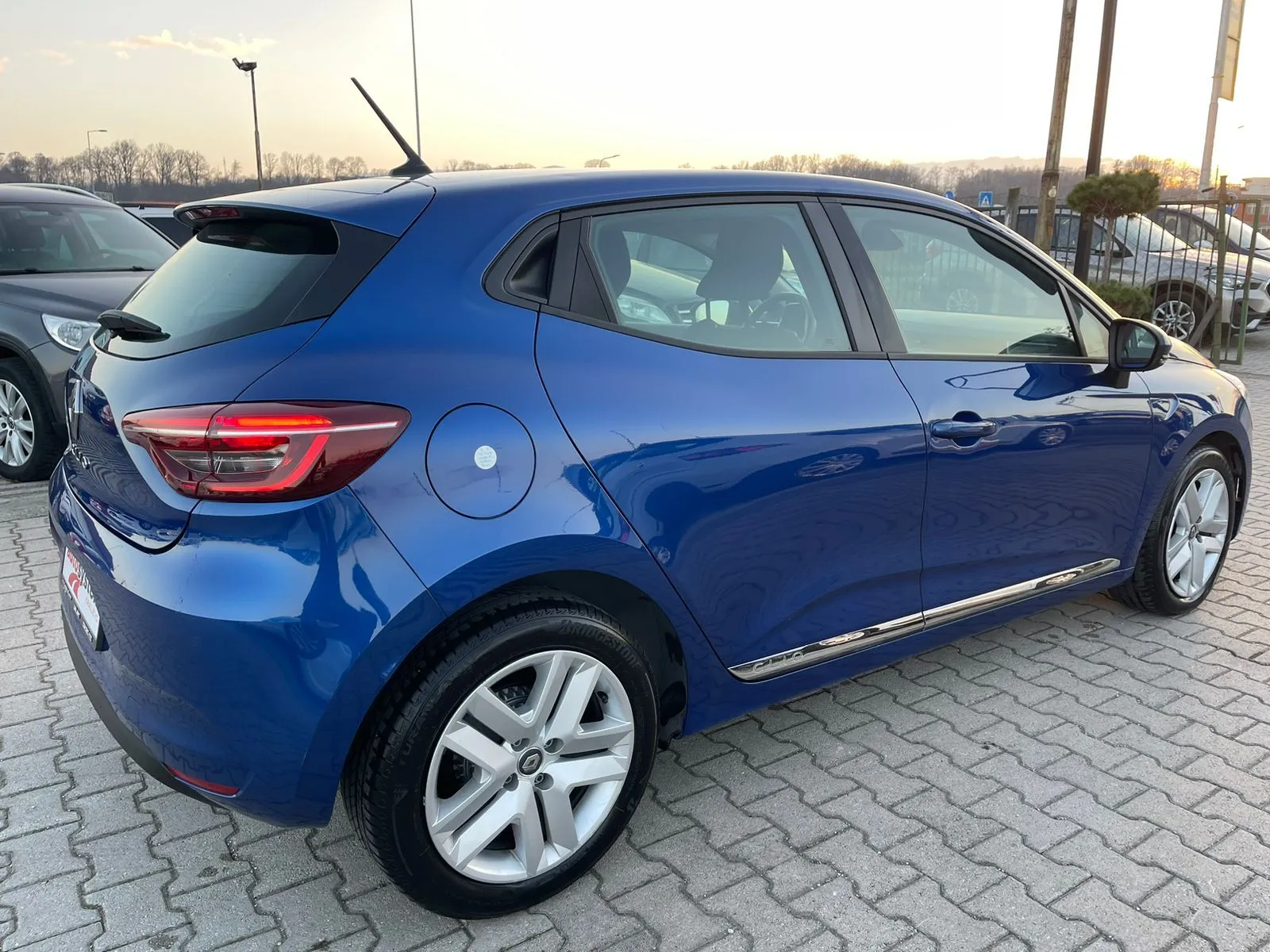 Renault Clio V SCE65 ZEN KREDITI NA LICU ME Image 4