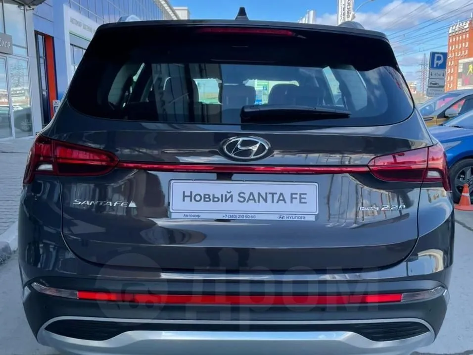 Hyundai Santa  Image 3