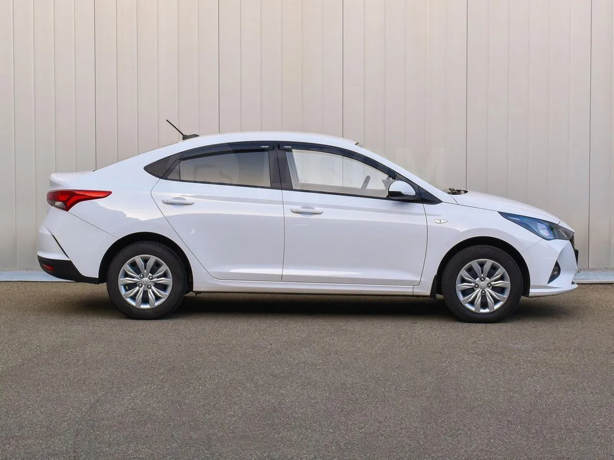 Hyundai Solaris  Image 1
