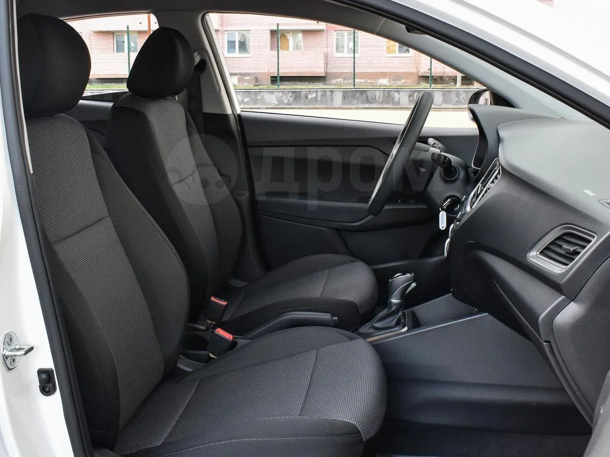 Hyundai Solaris  Image 4