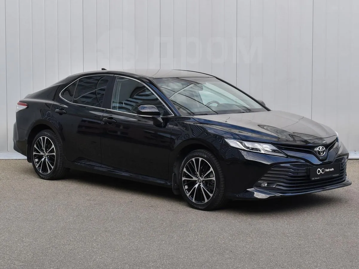Toyota Camry  Image 1