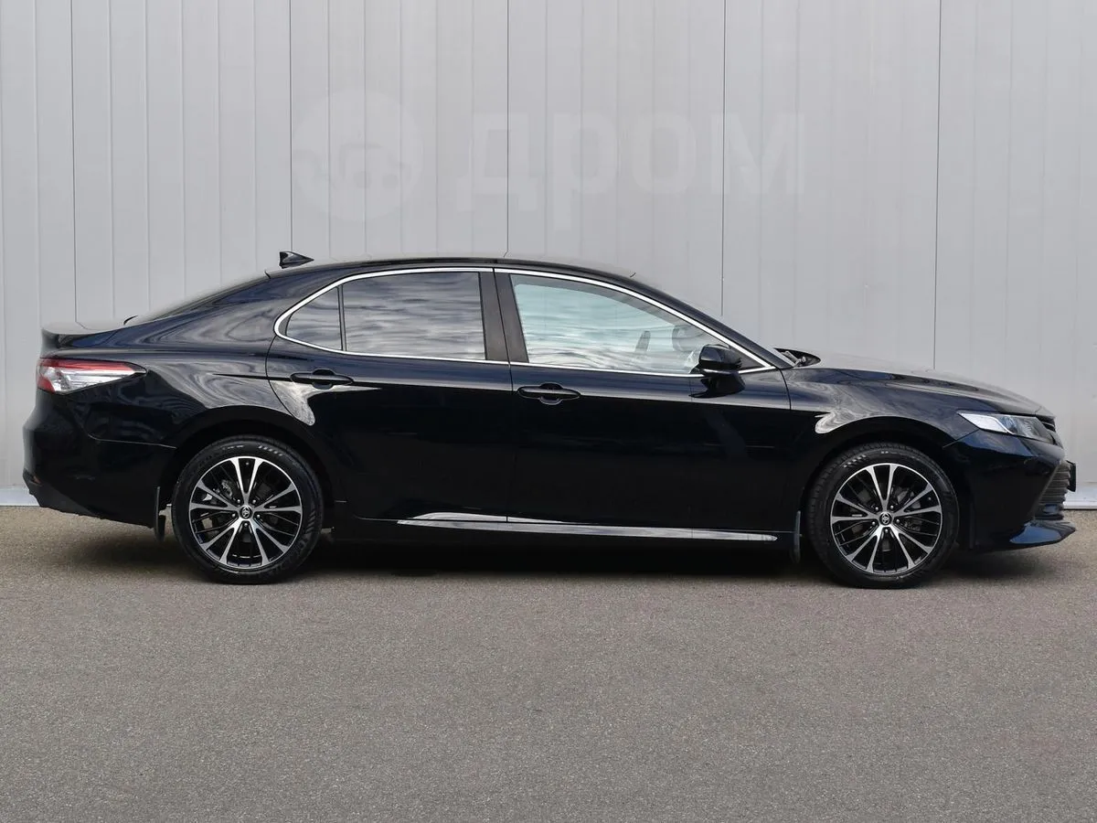 Toyota Camry  Image 4