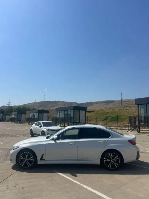 BMW 325  Image 10