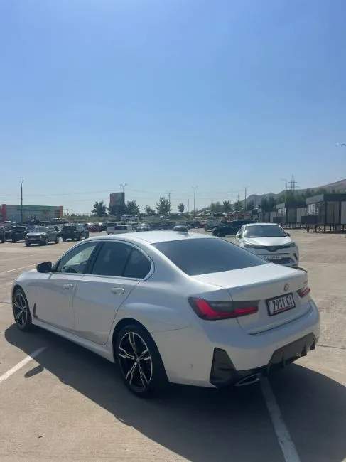 BMW 325  Image 5
