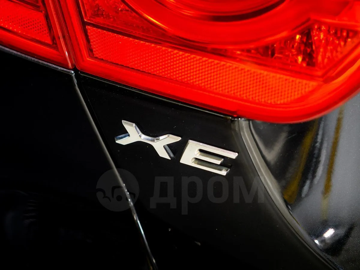 Jaguar XE  Image 10