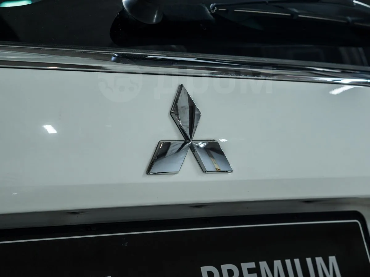 Mitsubishi Outlander  Image 9