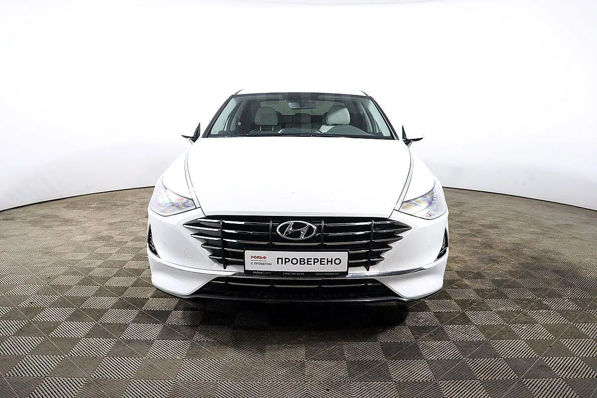 Hyundai Sonata  Image 2