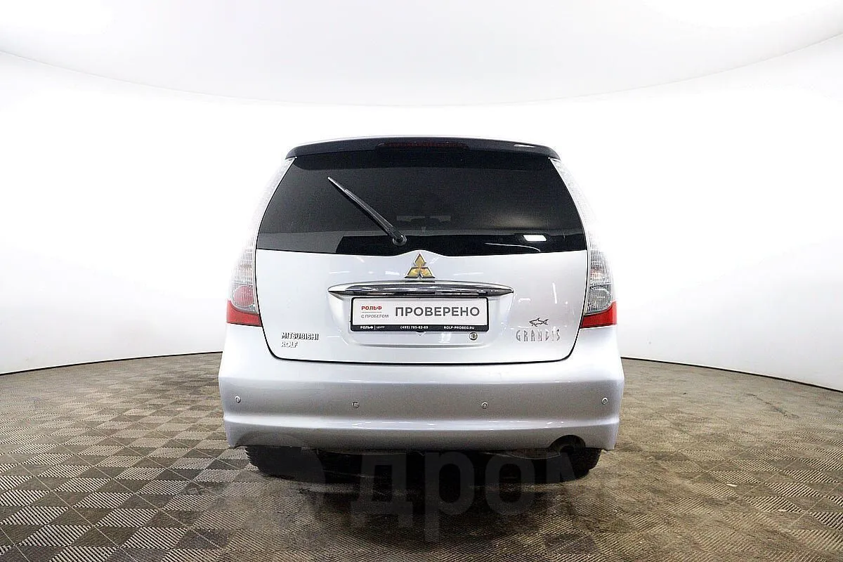 Mitsubishi Grandis  Image 6