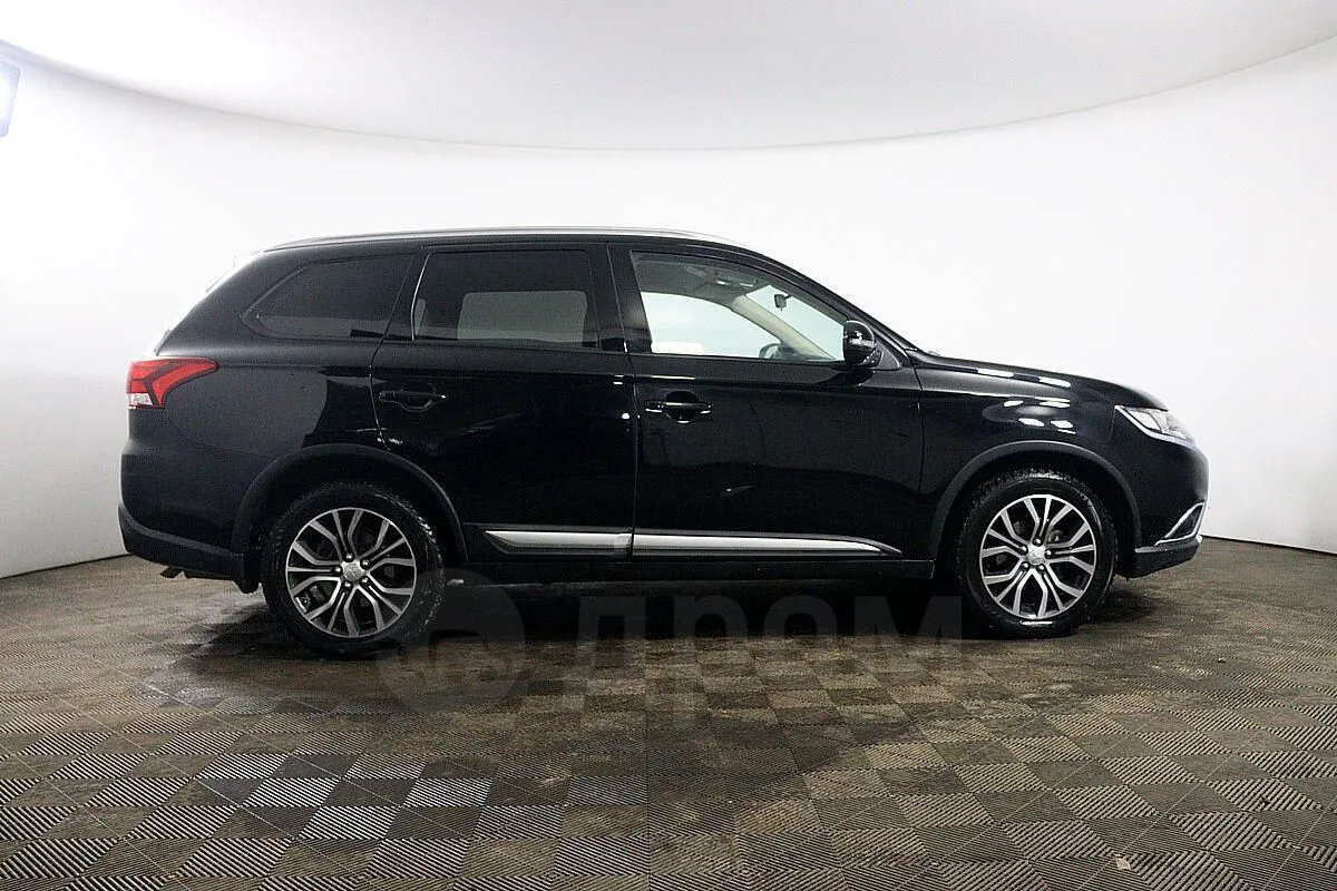 Mitsubishi Outlander  Image 4