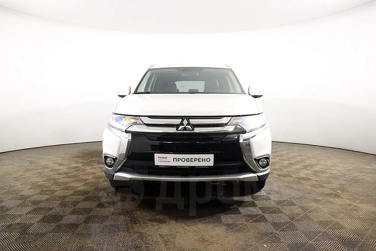 Mitsubishi Outlander  Image 2