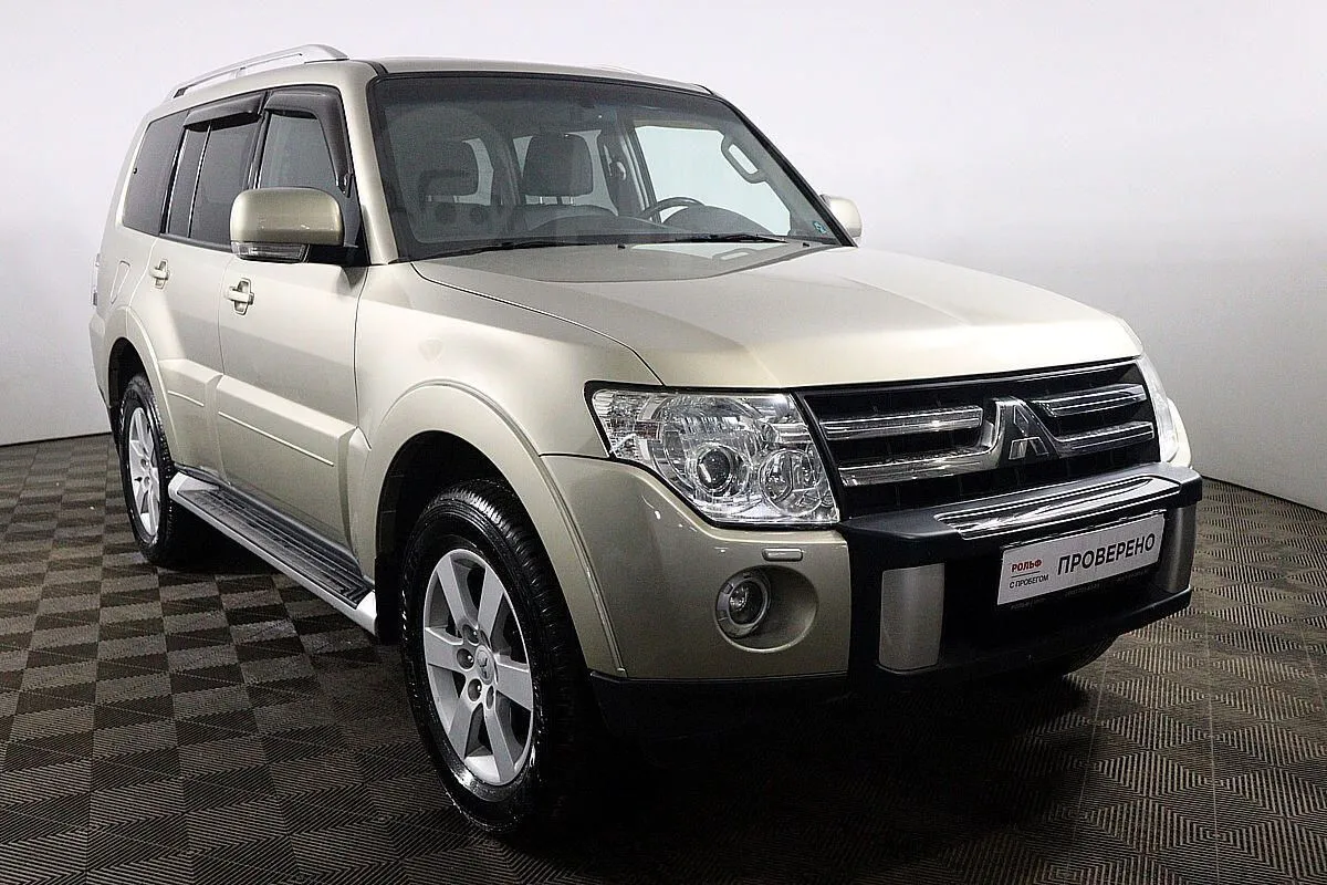 Mitsubishi Pajero  Image 3