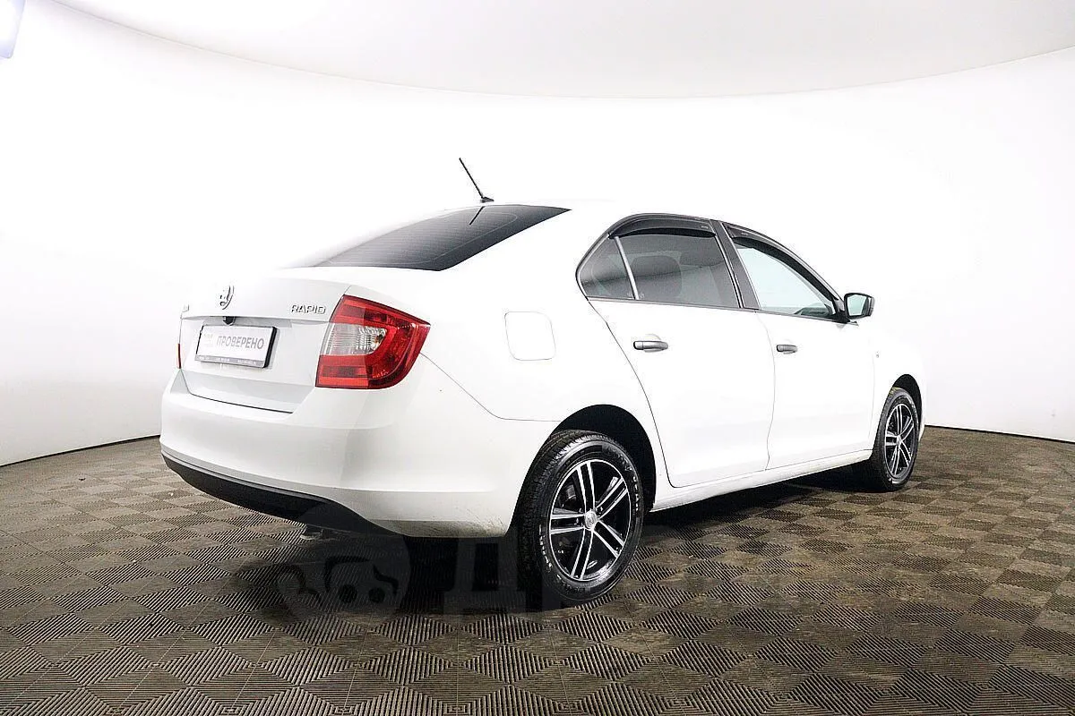 Skoda Rapid  Image 5