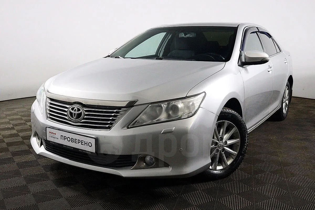 Toyota Camry  Image 1