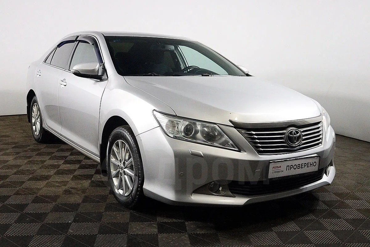 Toyota Camry  Image 3