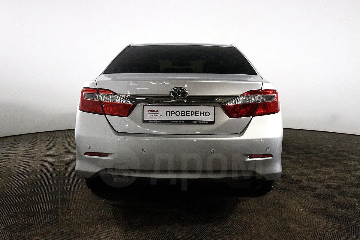 Toyota Camry  Image 6