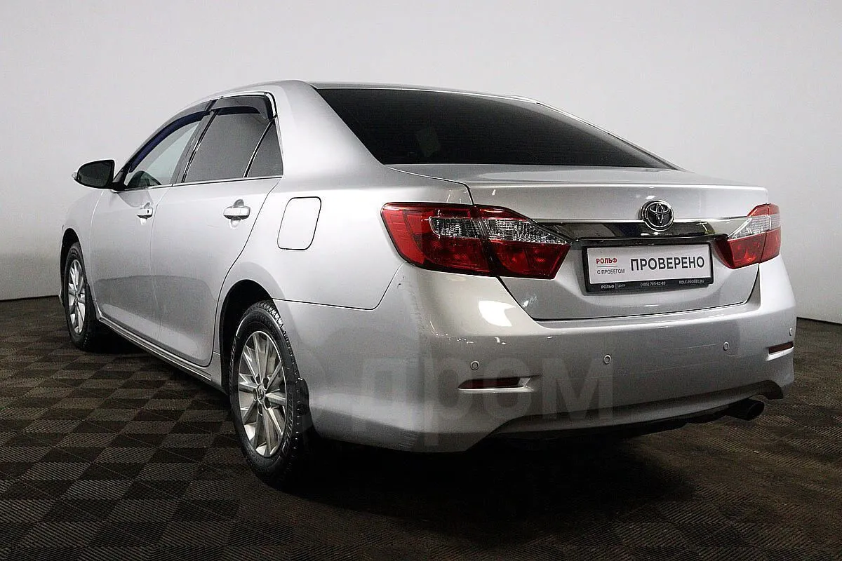 Toyota Camry  Image 7