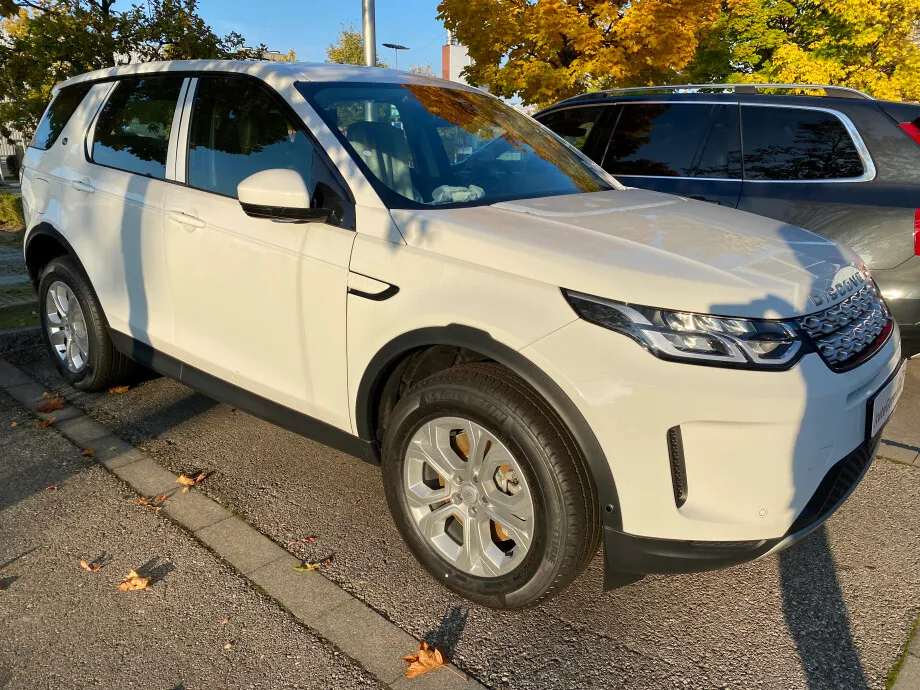 Land Rover Discovery Discovery Sport P300e SE 309PS  Image 5