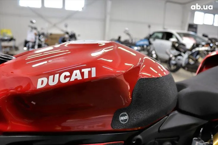 Ducati Panigale  Image 2