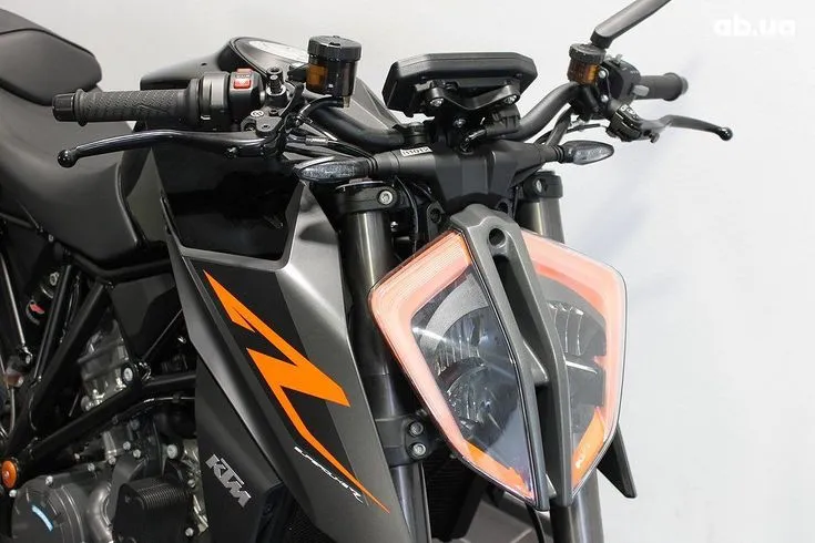 KTM 1290  Image 4